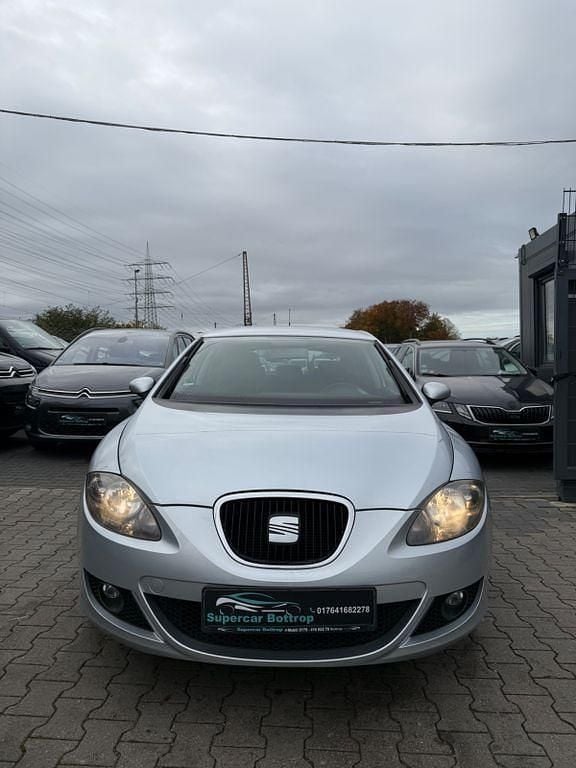 Grau Gebraucht 2009 Seat Ibiza Sport Limousine | 5.500 € (Etwas zu teuer) - Bild 1/4