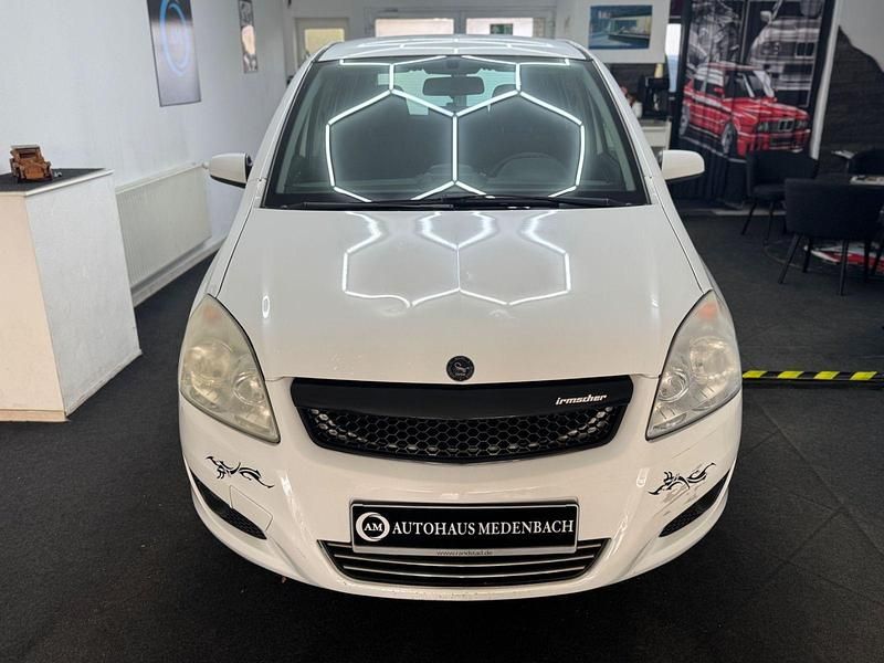 Gebraucht Opel Zafira Edition 116 PS (85 kW) 2009 Weiß Van / Kleinbus