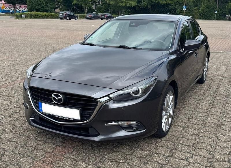 Grau Gebraucht 2018 Mazda 3 Sports-Line Limousine | 14.000 € (Fairer Preis) - Bild 1/4