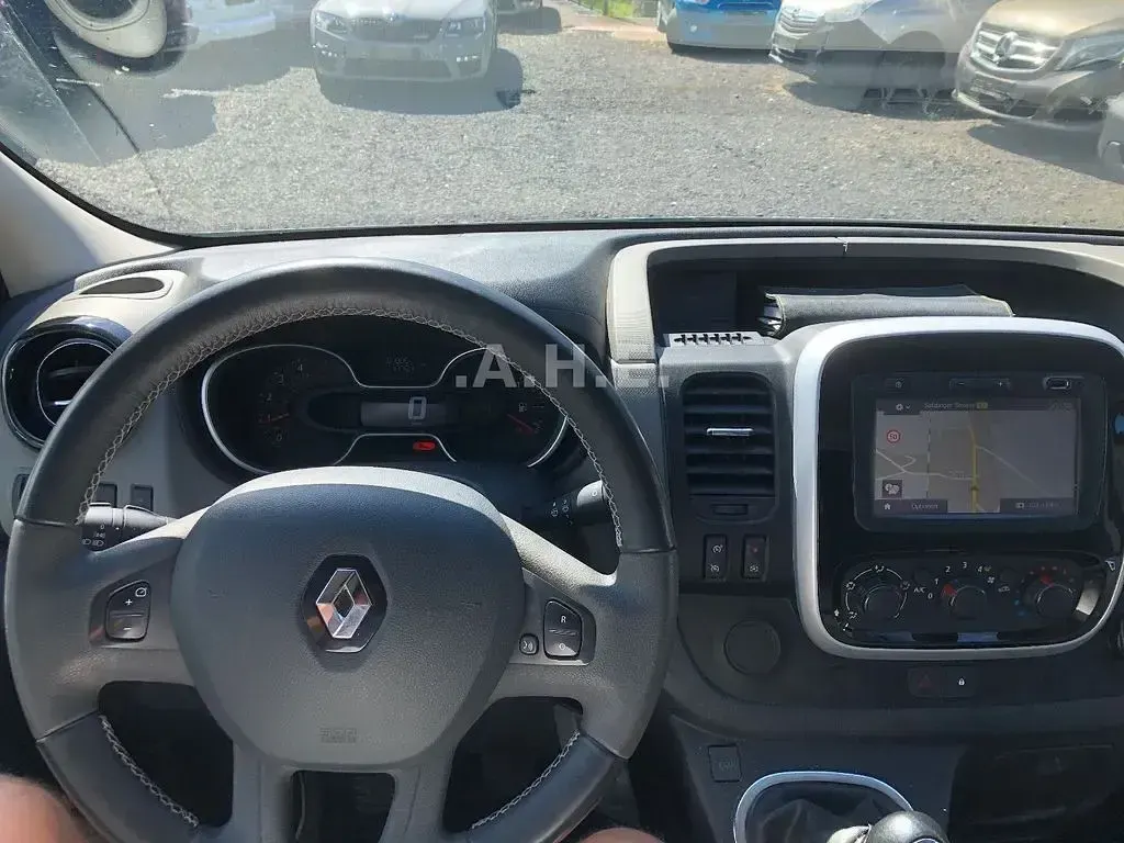 Gebraucht Renault Trafic 125 PS (91 kW) 2018 Weiß Van / Kleinbus