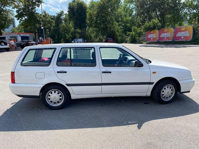 Gebraucht VW Golf III 90 PS (66 kW) 1997 Weiß Kombi