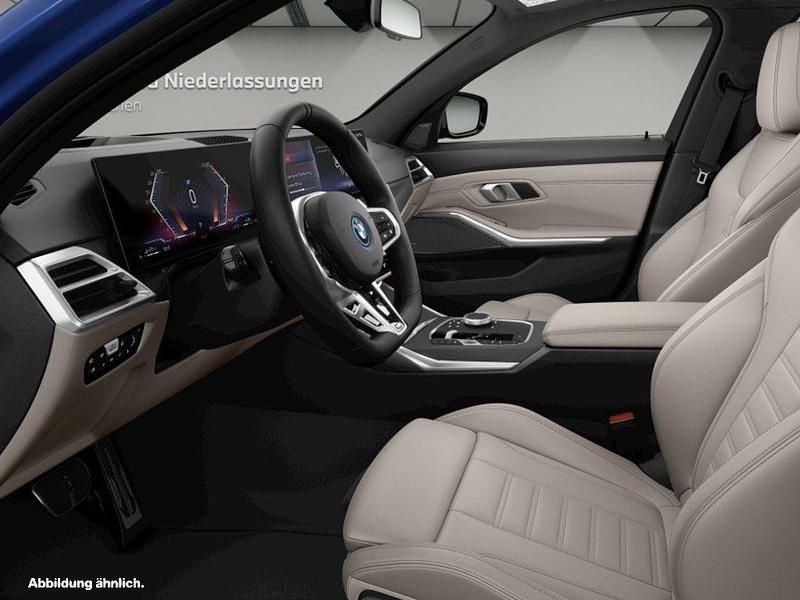 Gebraucht BMW 330e M Sport 292 PS (214 kW) 2024 Blau Kombi