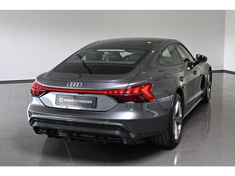 Gebraucht Audi e-tron GT quattro 350 kW (476 PS) 2022 Grau daytonagrau metallic (metallic) Limousine