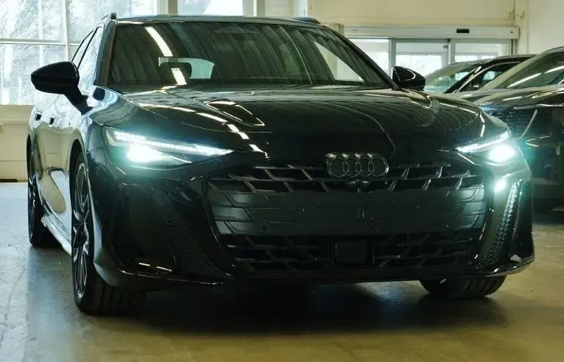 Nouă Audi A6 Edition .1 204 CP (150 kW) 2026 Negru Break