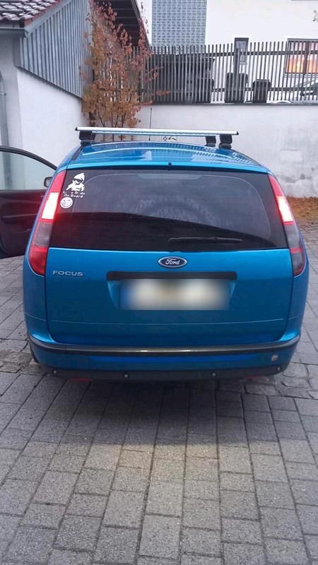 Gebraucht Ford Focus 100 PS (73 kW) 2005 Blau Kombi
