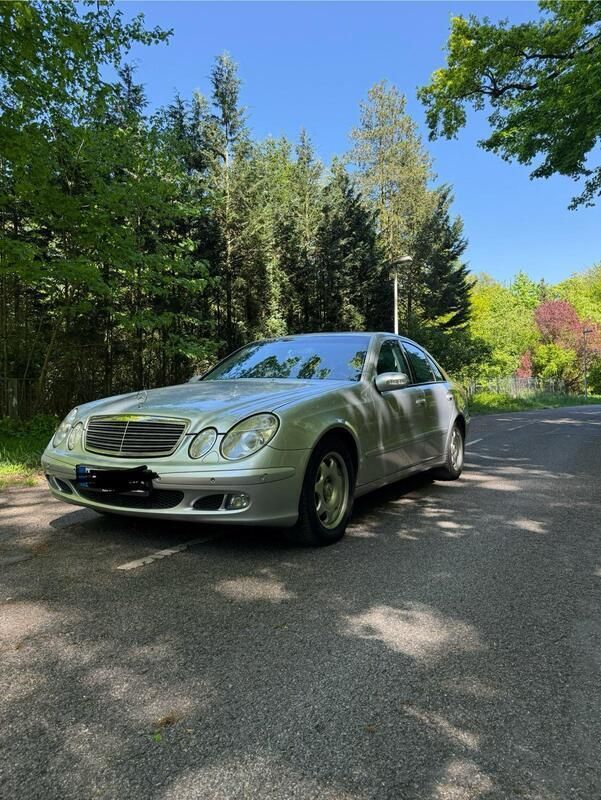 Grau Gebraucht 2006 Mercedes E320 Limousine | 2.400 € (Superpreis) - Bild 1/4