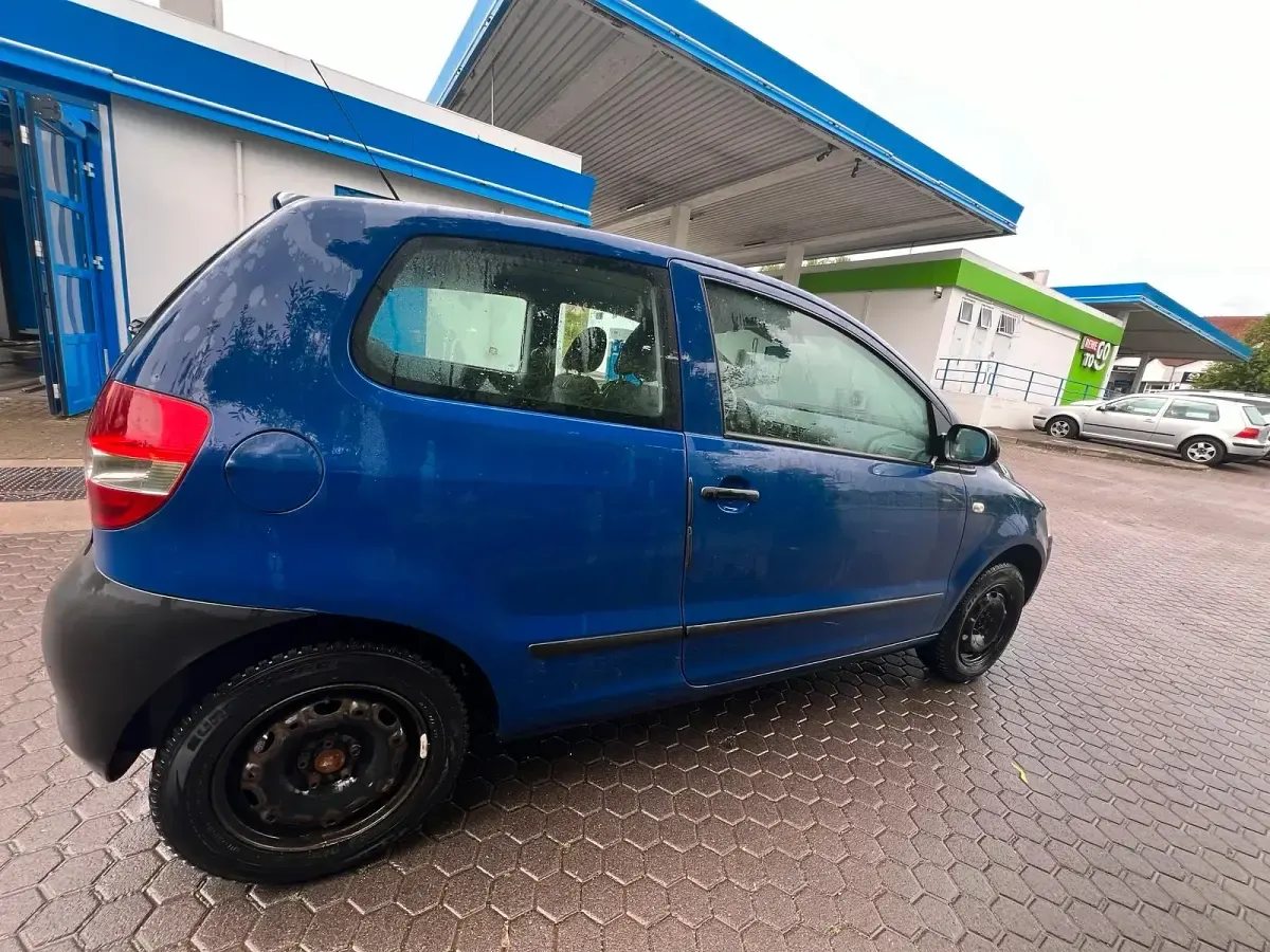 Używany VW Fox 50 KM (36 kW) 2009 Niebieski Hatchback
