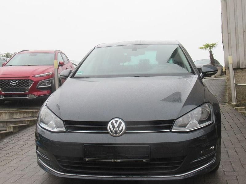 Grau Gebraucht 2016 VW Golf VII Allstar Limousine | 13.950 € (Superpreis) - Bild 1/4