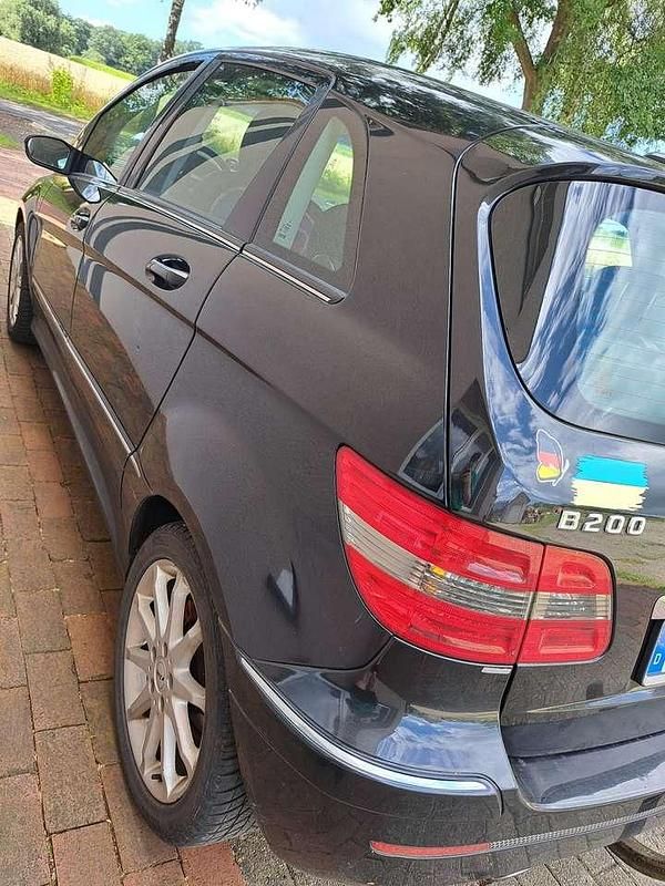 Schwarz Gebraucht 2006 Mercedes 200 | 3.500 € (Teuer) - Bild 1/4