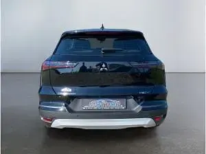 Neu Mitsubishi Grandis 158 PS (116 kW) 2026 Schwarz (onyxschwarz) SUV