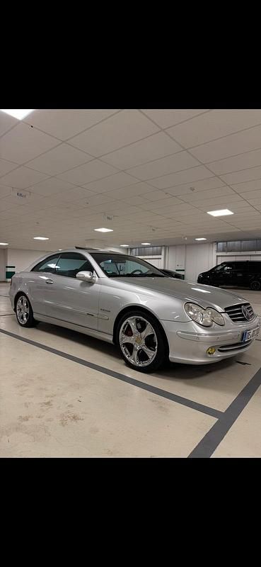 Silber Gebraucht 2004 Mercedes CLK500 Coupé | 7.200 € (Fairer Preis) - Bild 1/4