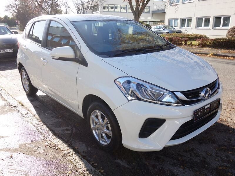 Weiß Gebraucht 2021 Daihatsu Sirion Kleinwagen | 4.900 € - Bild 1/4