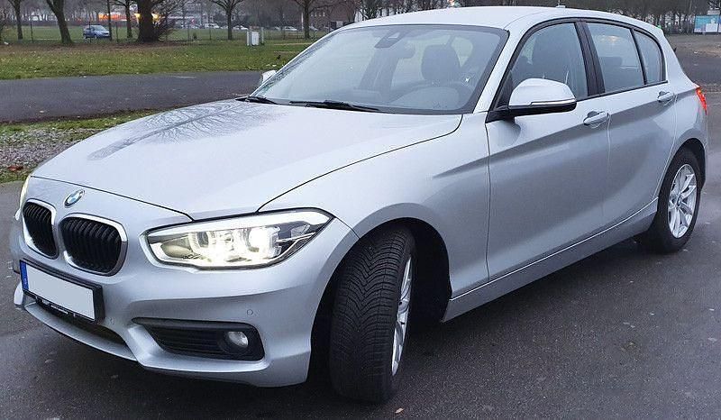 Silber Gebraucht 2015 BMW 118 Advantage Kleinwagen | 15.400 € (Etwas zu teuer) - Bild 1/4