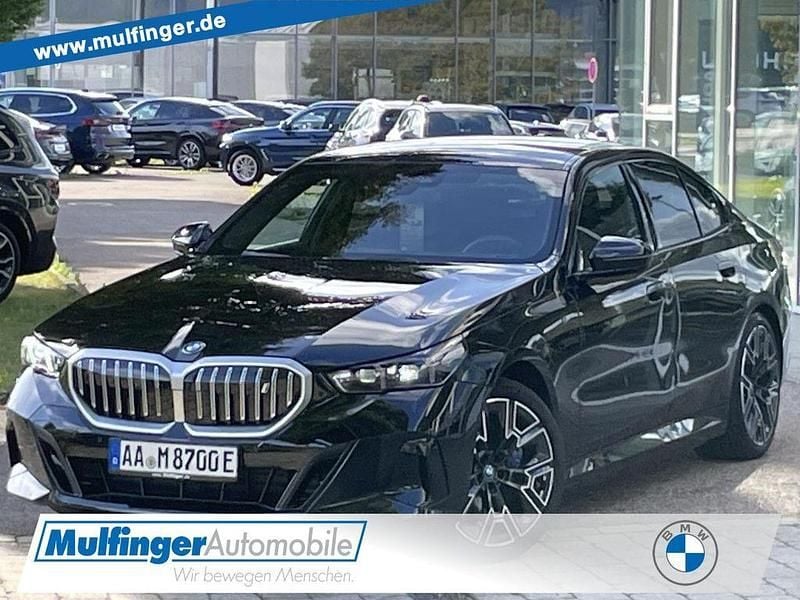 Saphirschwarz Gebraucht 2024 BMW i5 M Sport Limousine | 59.890 € (Guter Preis) - Bild 1/4