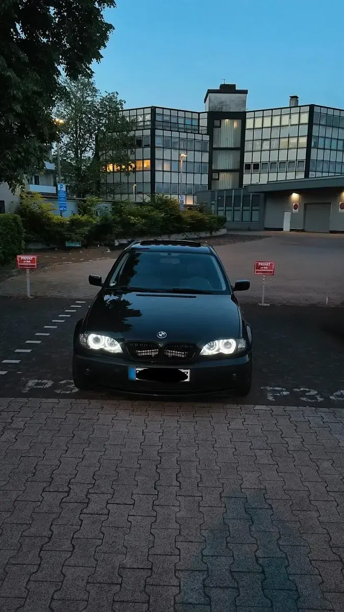 Gebraucht BMW 318 143 PS (105 kW) 2004 Schwarz Limousine