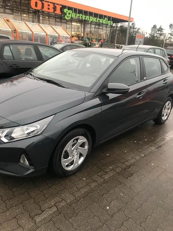 Gebraucht Hyundai i20 84 PS (61 kW) 2020 Grau Kleinwagen