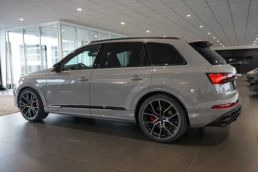 Neu Audi SQ7 Sport 507 PS (372 kW) 2026 Grau SUV