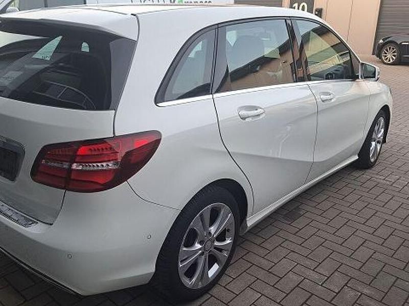Gebraucht Mercedes B180 132 PS (97 kW) 2017 Andere Van / Kleinbus