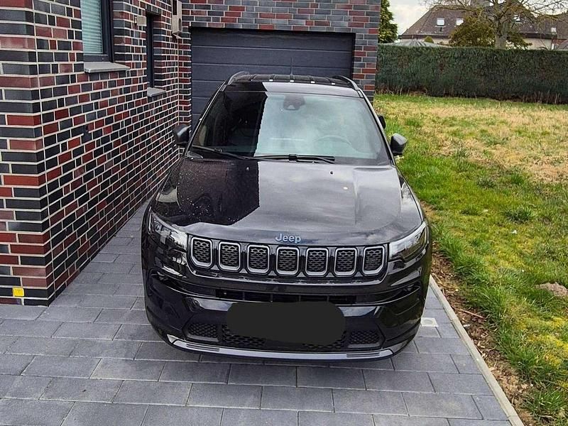 Gebraucht Jeep Compass 181 PS (133 kW) 2022 Schwarz SUV