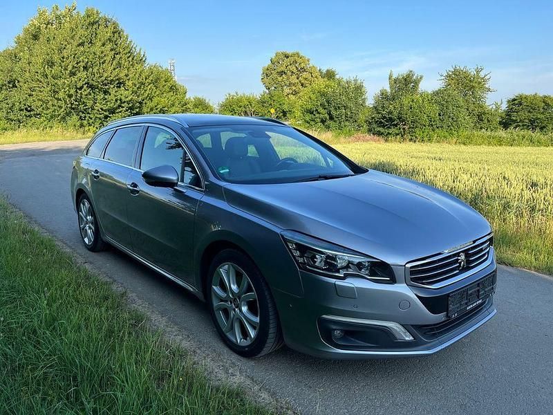 Grau Gebraucht 2014 Peugeot 508 Allure Kombi | 8.800 € (Fairer Preis) - Bild 1/4
