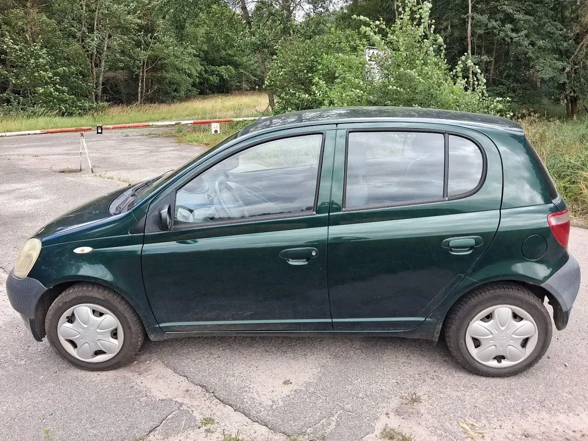 Gebraucht Toyota Yaris Terra 68 PS (50 kW) 2001 Grün Kleinwagen