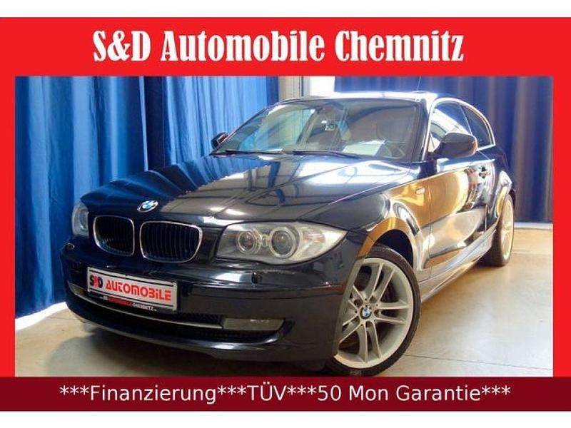 Schwarz Gebraucht 2009 BMW 123 Luxury Line Kleinwagen | 9.999 € - Bild 1/3