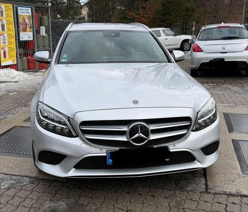 Silber Gebraucht 2020 Mercedes C220 Limousine | 26.800 € (Superpreis) - Bild 1/4