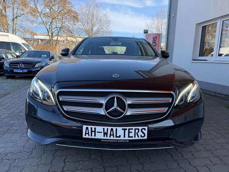 Gebraucht Mercedes E200 150 PS (110 kW) 2018 Schwarz Limousine