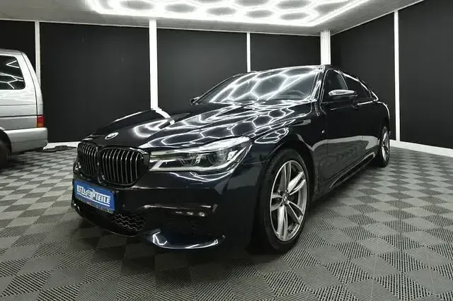Gebraucht BMW 740 M Sport 320 PS (235 kW) 2017 Schwarz Limousine