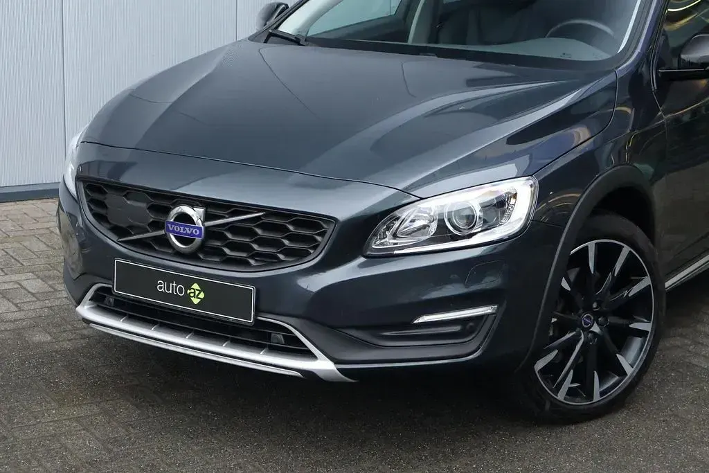Gebraucht Volvo V60 CC 150 PS (110 kW) 2018 Grau Kombi