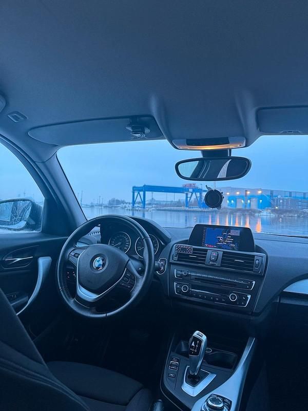 Schwarz Gebraucht 2012 BMW 116 Kleinwagen | 8.999 € (Fairer Preis) - Bild 1/4