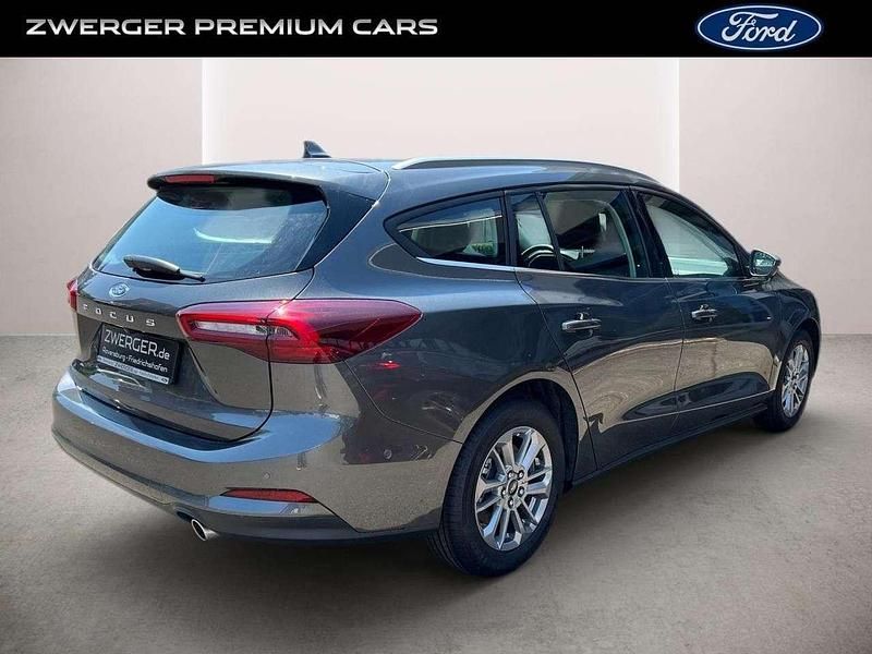 Gebraucht Ford Focus Titanium 125 PS (91 kW) 2024 Grau Limousine