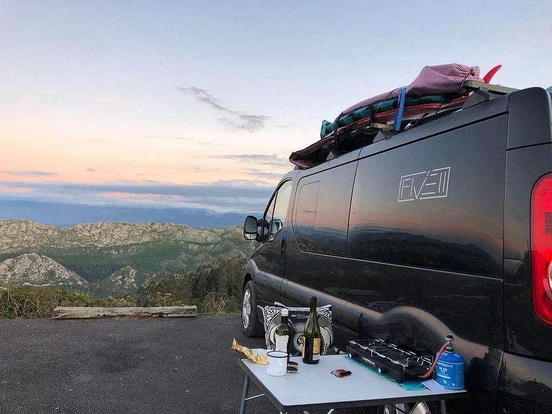 Gebraucht Opel Vivaro 145 PS (106 kW) 2010 Schwarz Van / Kleinbus