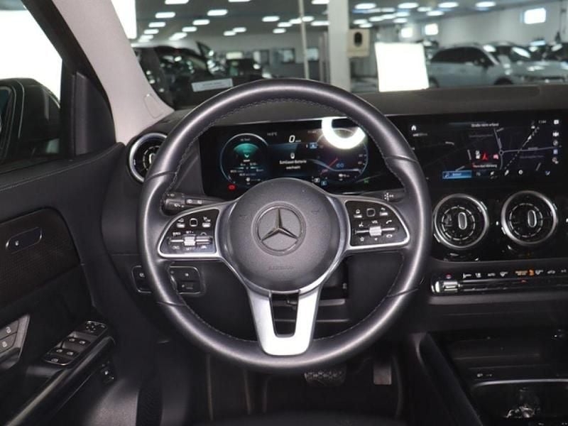 Gebraucht Mercedes GLA250 218 PS (160 kW) 2021 Silber (metallic) SUV