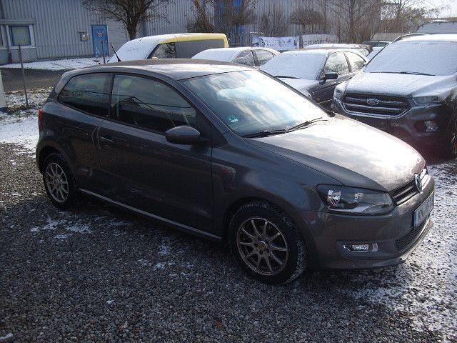 Grau Gebraucht 2010 VW Polo Team Limousine | 7.950 € (Fairer Preis) - Bild 1/4
