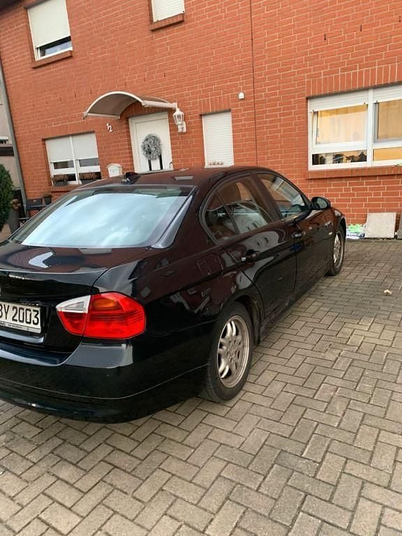 Gebraucht BMW 320 170 PS (125 kW) 2007 Schwarz Limousine