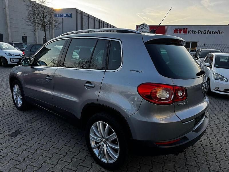 Gebraucht VW Tiguan Team 140 PS (102 kW) 2011 Silber SUV