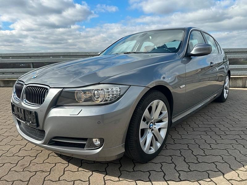Gebraucht BMW 335 306 PS (225 kW) 2011 Grau Limousine