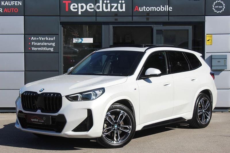 Mineralweiss Gebraucht 2023 BMW X1 M Sport SUV | 39.990 € (Fairer Preis) - Bild 1/4