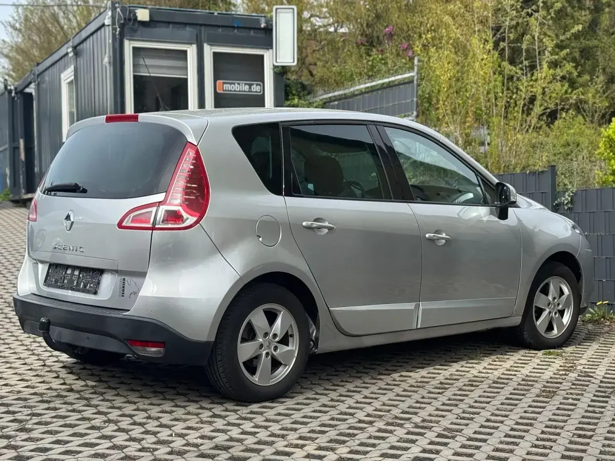 Gebraucht Renault Scénic III Dynamique 140 PS (102 kW) 2011 Grau Limousine