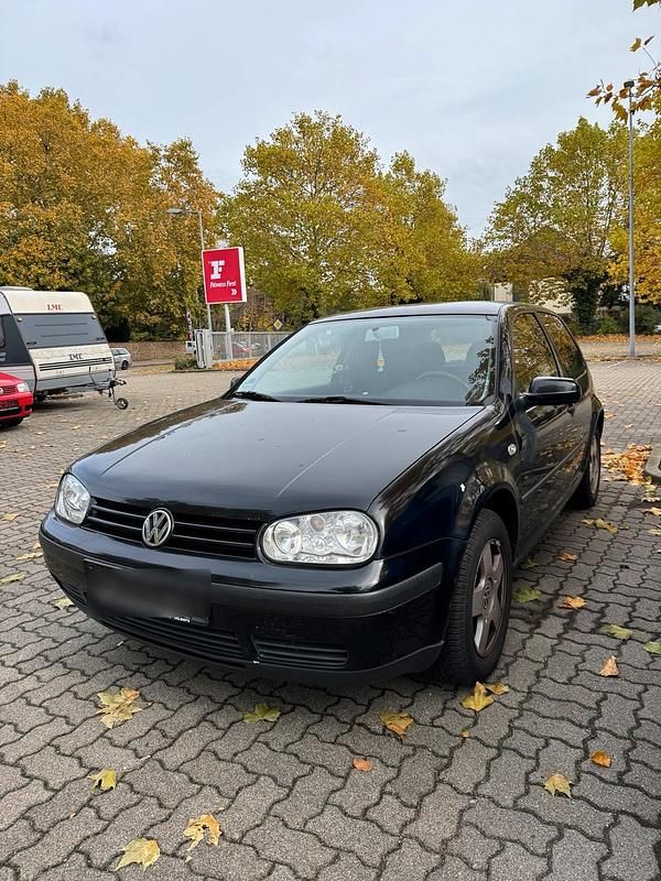 Schwarz Gebraucht 2000 VW Golf IV Kleinwagen | 350 € (Guter Preis) - Bild 1/4