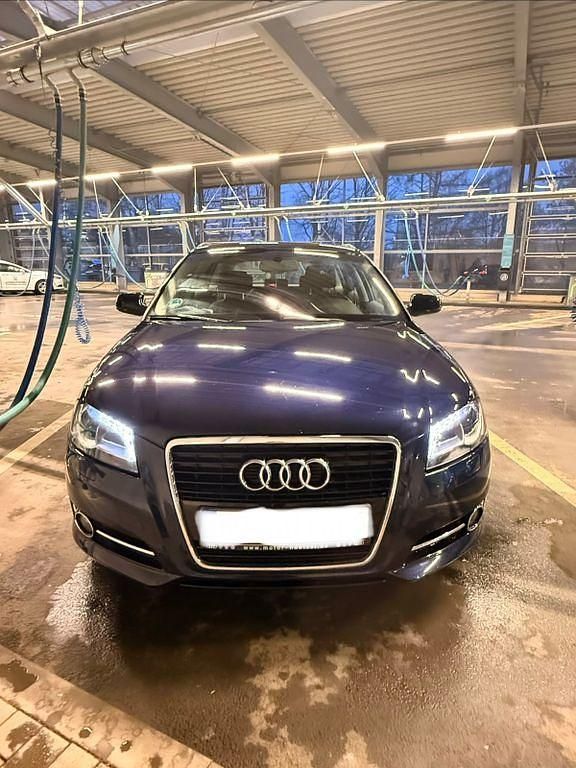 Second-hand Audi A3 Attraction 105 CP (77 kW) 2012 Albastru Hatchback