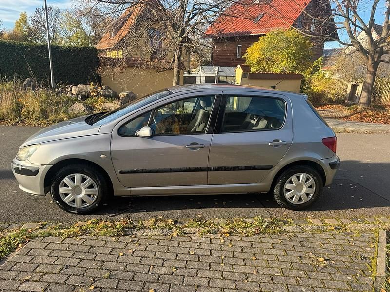 Gebraucht Peugeot 307 109 PS (80 kW) 2004 Silber Limousine