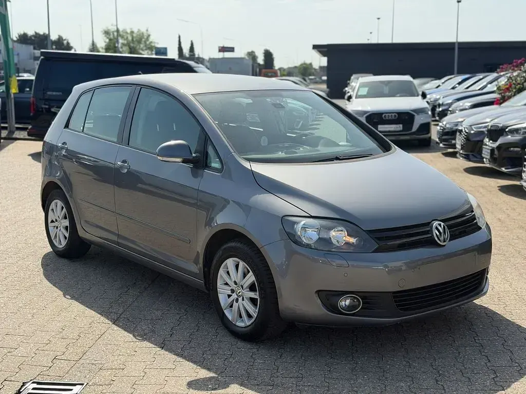 Gebraucht VW Golf VII Trendline 105 PS (77 kW) 2014 Grau Limousine