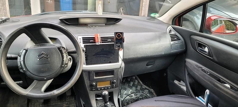 Gebraucht Citroën C4 92 PS (67 kW) 2007 Rot Kleinwagen
