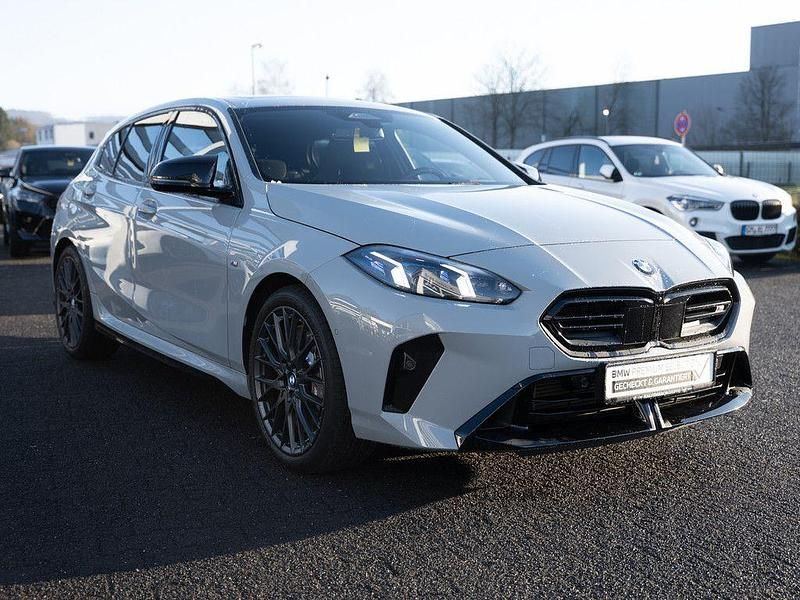 Gebraucht BMW M135 Performance 300 PS (220 kW) 2025 Grau Kleinwagen