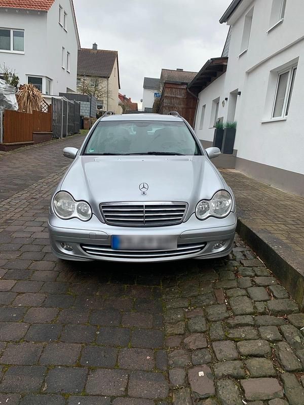 Gebraucht Mercedes C220 150 PS (110 kW) 2005 Silber Kombi