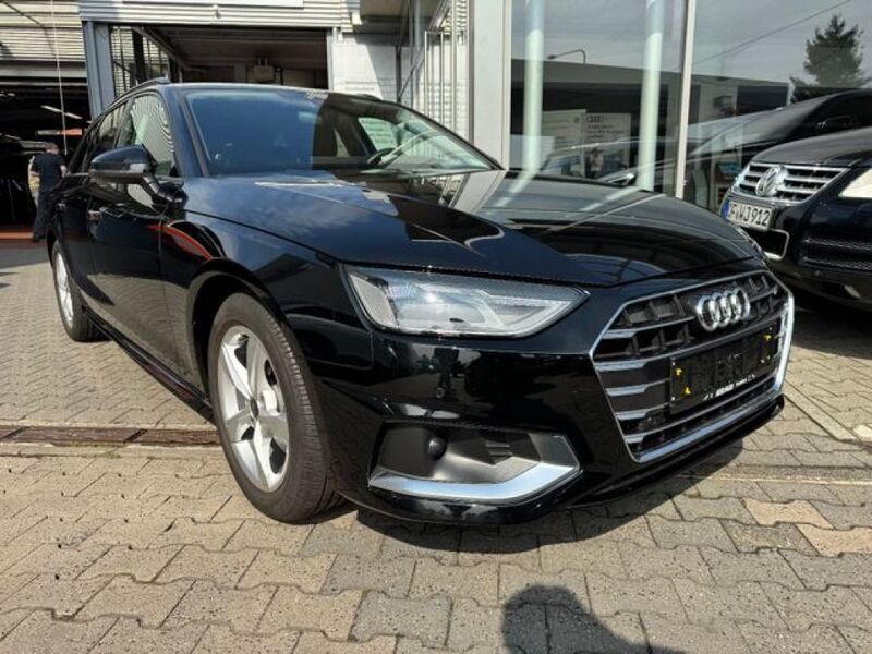 Gebraucht Audi A4 Advanced Plus 150 PS (110 kW) 2022 Brillantschwarz Kombi