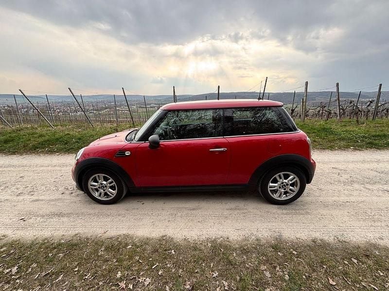 Usata Mini ONE 75 CV (55 kW) 2012 Rosso Utilitaria