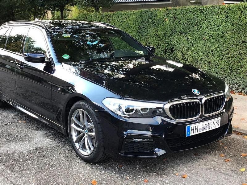 Schwarz Gebraucht 2019 BMW 520 M Sport Kombi | 29.900 € (Fairer Preis) - Bild 1/4